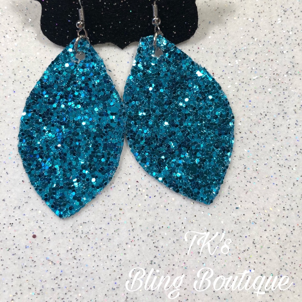 Glamours earrings